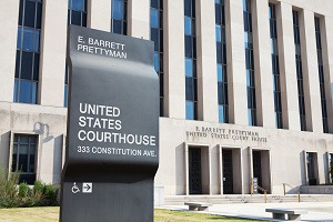 Tribunal de Distrito en DC por demanda FOM