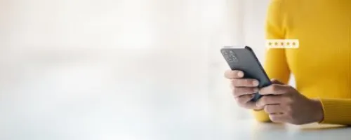 Mujer con un teléfono